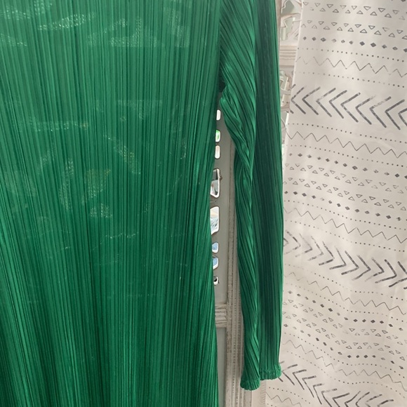 Pretty little things Green Ribbed midi dress. US 8 - Picture 2 of 4